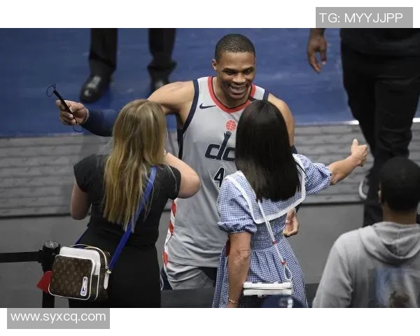 足球明星朋友圈日常心情分享 精彩瞬间与球迷互动一网打尽